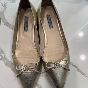 PRADA Gold Metallic Leather Bow Accent Pointed Toe Logo Ballet Flats 38 size 8.
